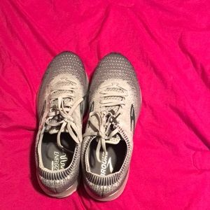 BROOKS Levitate 2 running shoe